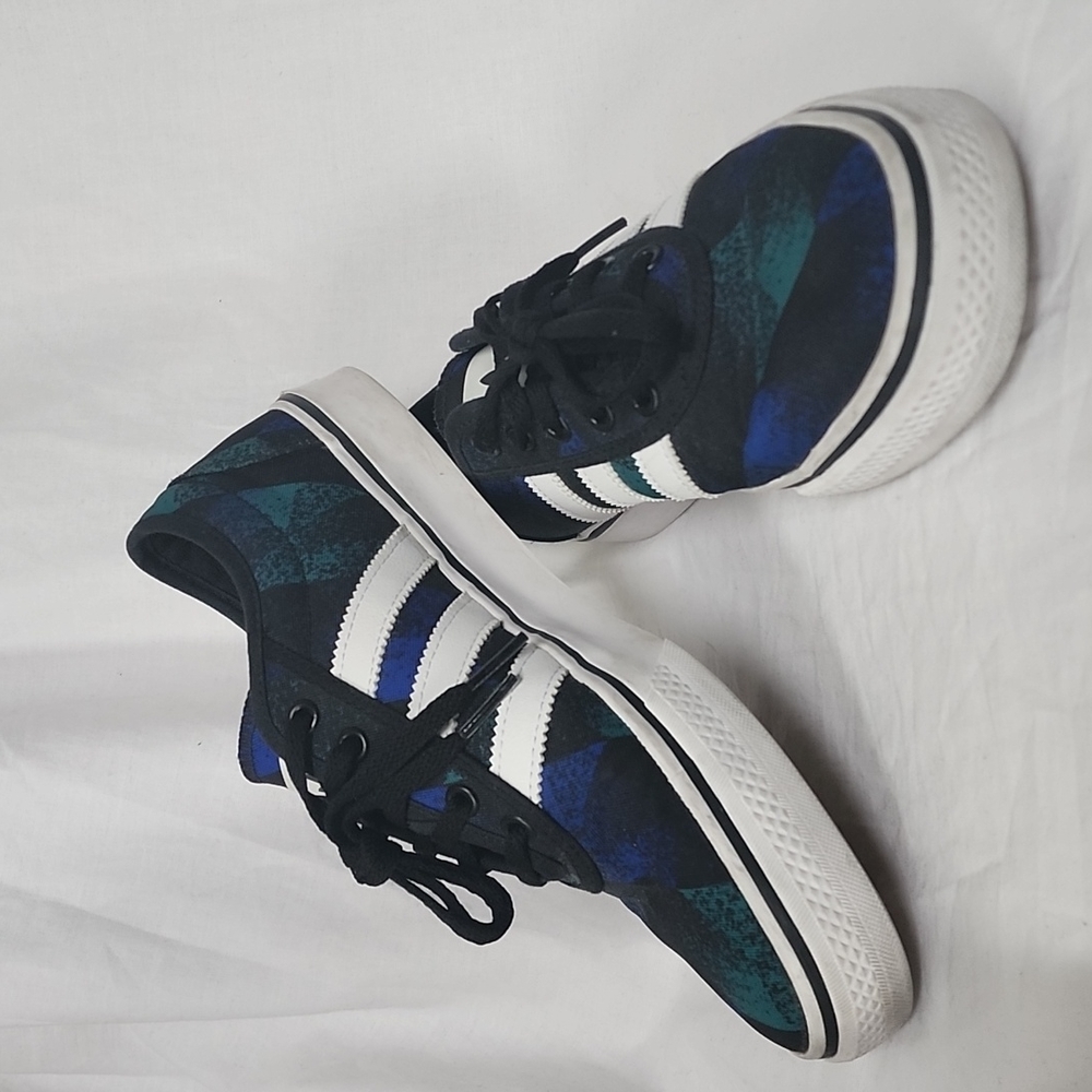 Adidas Skate Shoe, Size 7(Men's), Multi-color Black-Blue-Green Pattern NO BOX